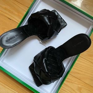 Lido bottega veneta brand new sandals unworn